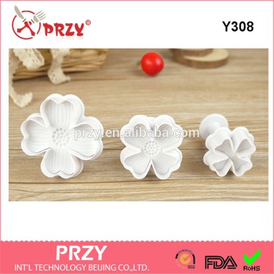 PRZY 3 PCS plastic clover-shaped spring cut / roll candy cake mold -Y308